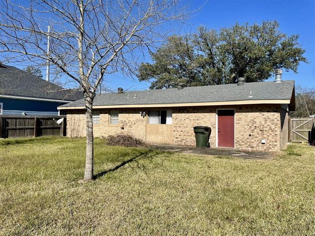 745 Morningside Drive, Lake Charles, LA 70605