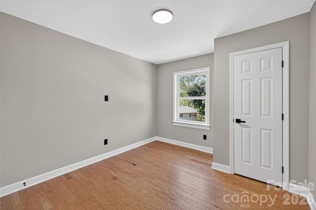 300 Dollar Circle, Charlotte, NC 28270