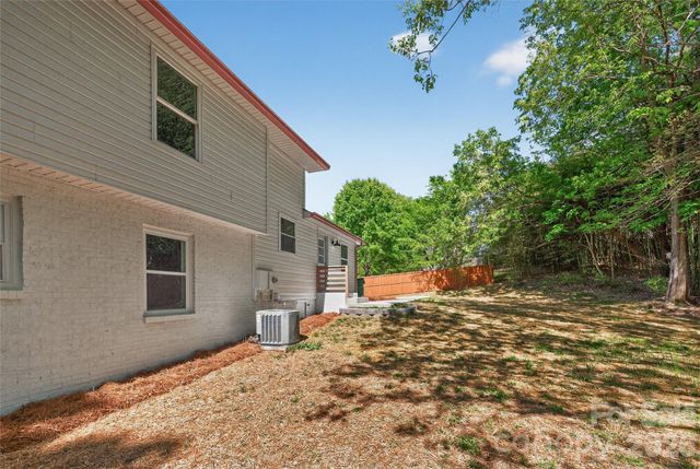 300 Dollar Circle, Charlotte, NC 28270