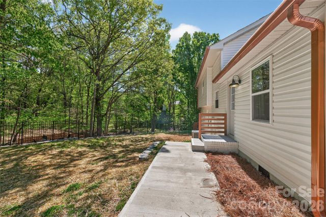 300 Dollar Circle, Charlotte, NC 28270