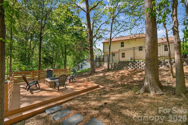 300 Dollar Circle, Charlotte, NC 28270