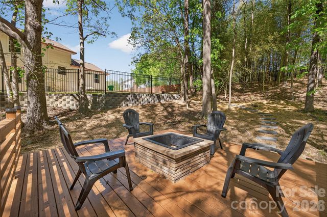 300 Dollar Circle, Charlotte, NC 28270