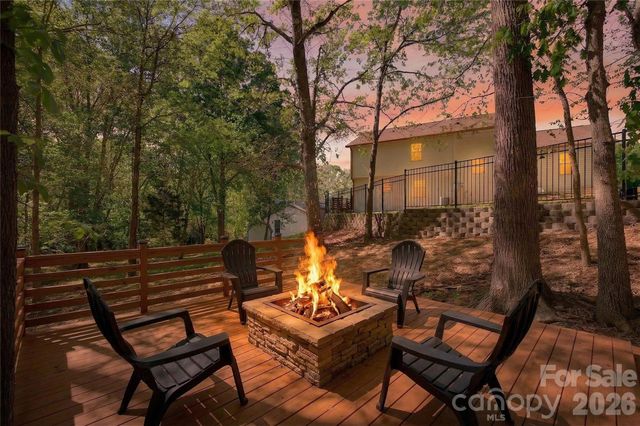300 Dollar Circle, Charlotte, NC 28270