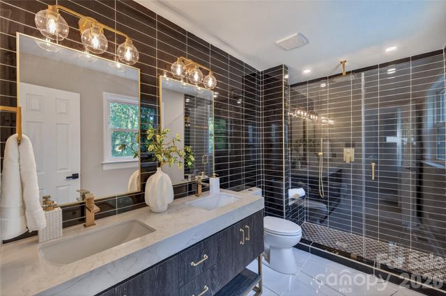 300 Dollar Circle, Charlotte, NC 28270