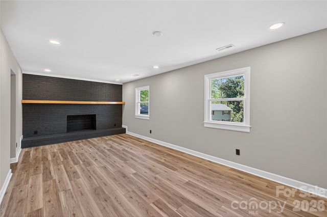 300 Dollar Circle, Charlotte, NC 28270