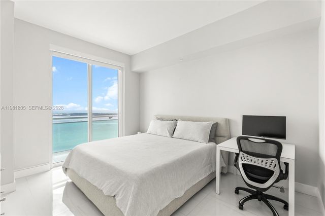 950 Brickell Bay Dr 4710, Miami, FL 33131