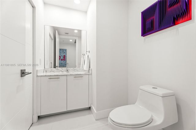 950 Brickell Bay Dr 4710, Miami, FL 33131