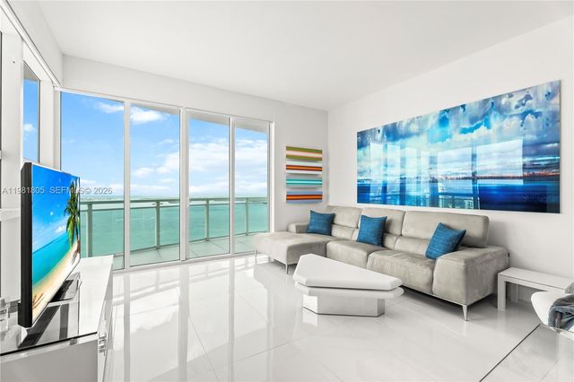 950 Brickell Bay Dr 4710, Miami, FL 33131