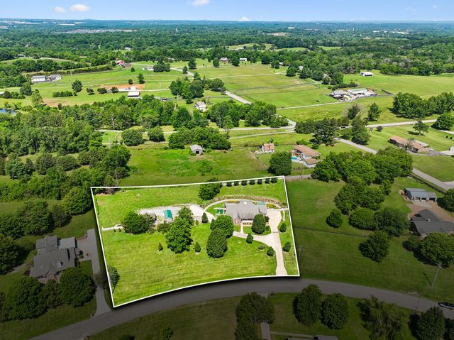 433 Bonnie Valley Dr, Lebanon, TN 37087