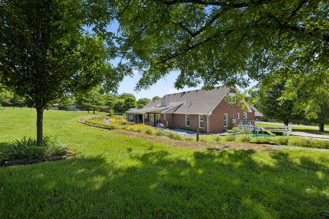 433 Bonnie Valley Dr, Lebanon, TN 37087