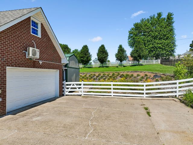 433 Bonnie Valley Dr, Lebanon, TN 37087