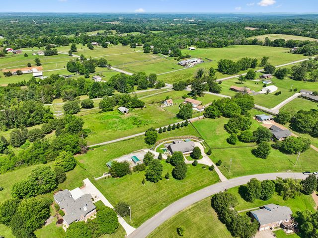 433 Bonnie Valley Dr, Lebanon, TN 37087