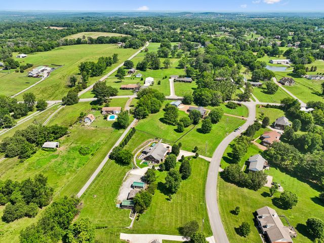 433 Bonnie Valley Dr, Lebanon, TN 37087