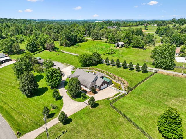 433 Bonnie Valley Dr, Lebanon, TN 37087