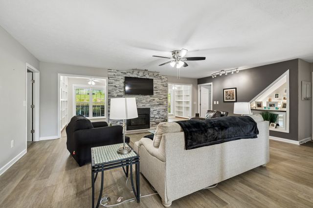433 Bonnie Valley Dr, Lebanon, TN 37087