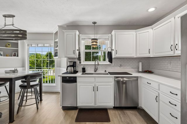 433 Bonnie Valley Dr, Lebanon, TN 37087