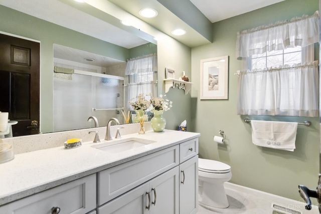 12100 Paulmeadows Drive, Symmes Twp, OH 45249