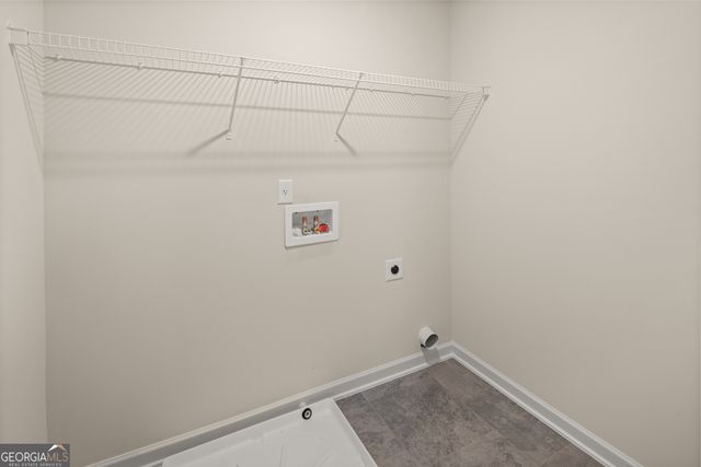 318 CEDAR HOLLL Maplewood Drive 157, Conyers, GA 30094