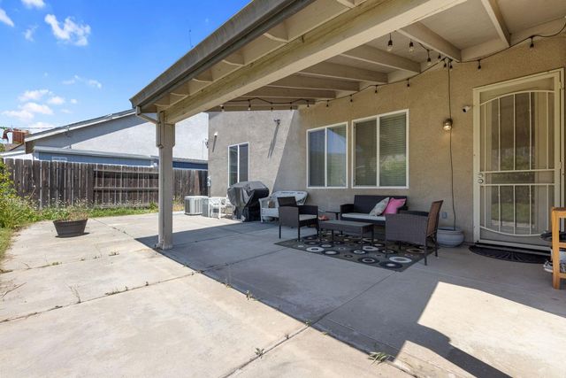 5831 Alton Ct, Riverbank, CA 95367