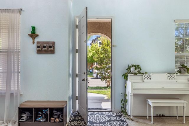 5831 Alton Ct, Riverbank, CA 95367