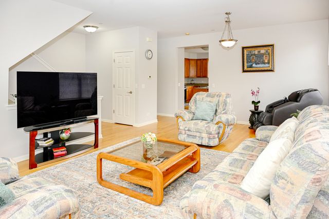 219 Riverfront Drive, Mount Prospect, IL 60056