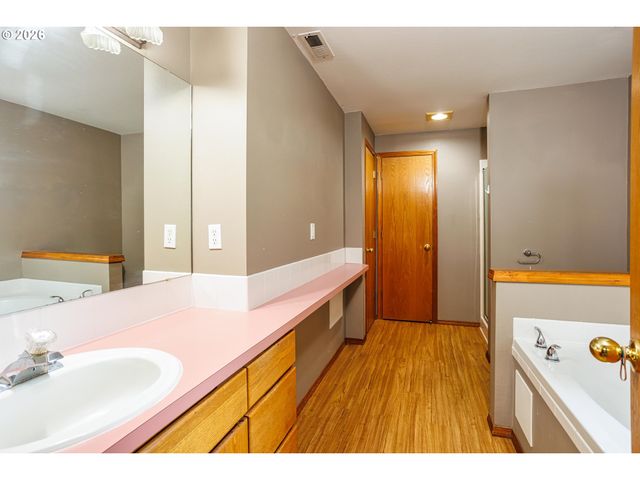 110 E HERITAGE Ln, Yacolt, WA 98675