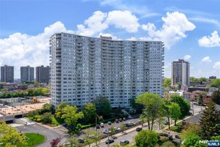 2000 Linwood Avenue 20V, Fort Lee, NJ 07024