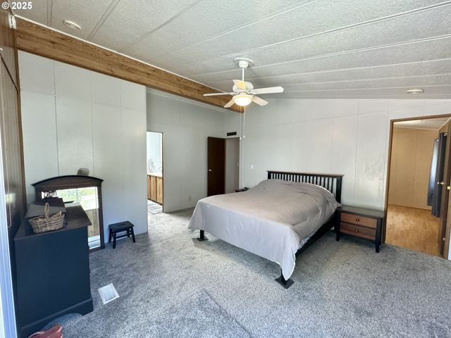 1601 RHODODENDRON Dr 676, Florence, OR 97439