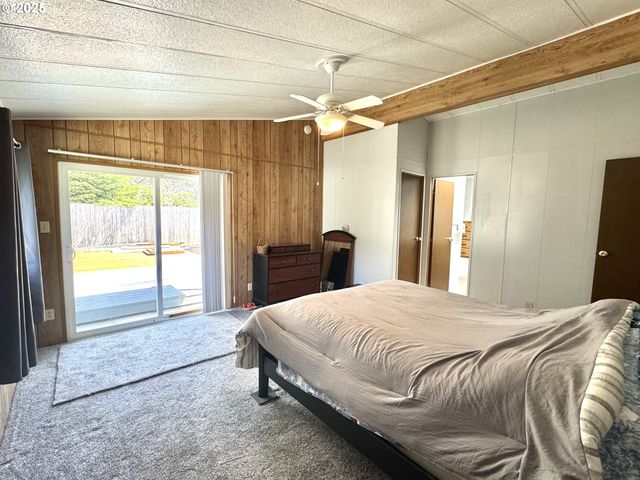 1601 RHODODENDRON Dr 676, Florence, OR 97439