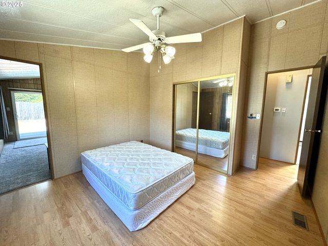 1601 RHODODENDRON Dr 676, Florence, OR 97439