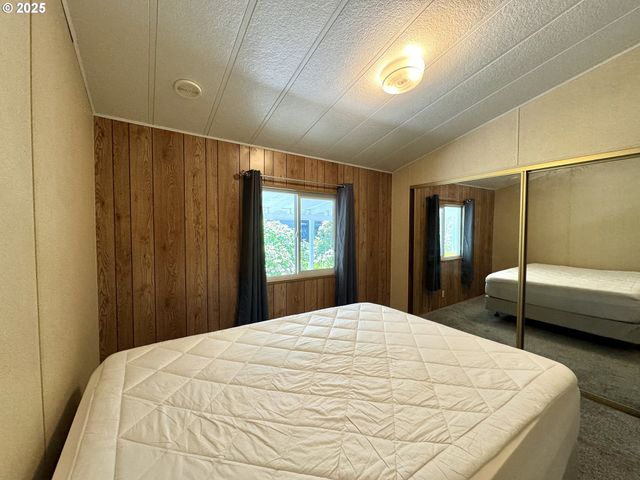 1601 RHODODENDRON Dr 676, Florence, OR 97439