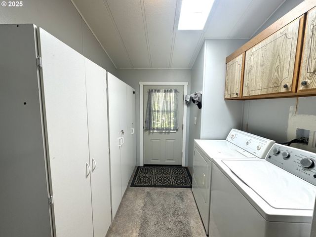 1601 RHODODENDRON Dr 676, Florence, OR 97439