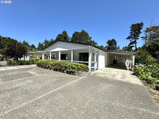 1601 RHODODENDRON Dr 676, Florence, OR 97439