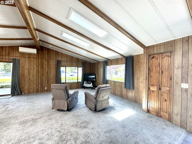 1601 RHODODENDRON Dr 676, Florence, OR 97439