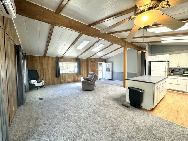 1601 RHODODENDRON Dr 676, Florence, OR 97439