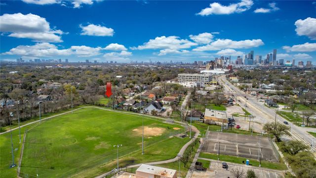 4720 Capitol Street, Houston, TX 77011
