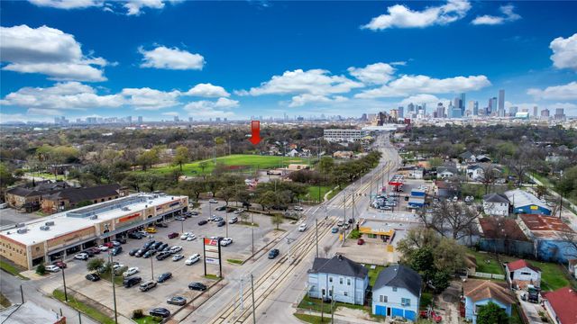 4720 Capitol Street, Houston, TX 77011