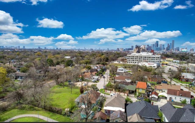 4720 Capitol Street, Houston, TX 77011