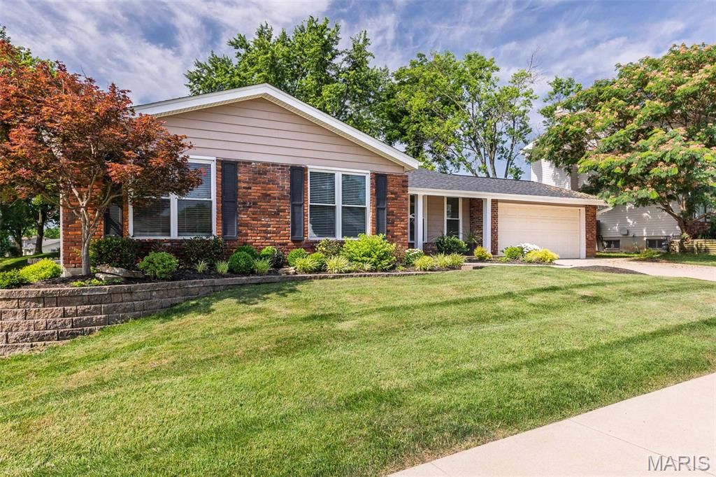 15152 Appalachian Trail, Chesterfield, MO 63017