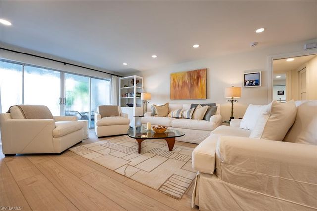 360 10th AVE S B100, Naples, FL 34102