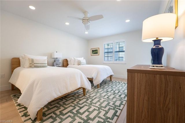 360 10th AVE S B100, Naples, FL 34102