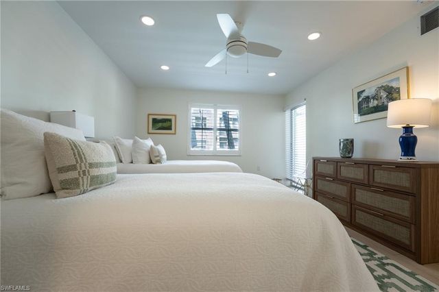 360 10th AVE S B100, Naples, FL 34102