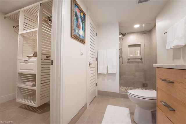 360 10th AVE S B100, Naples, FL 34102