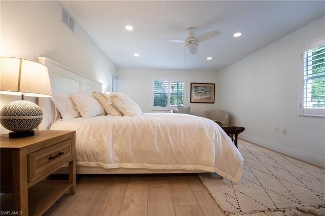 360 10th AVE S B100, Naples, FL 34102