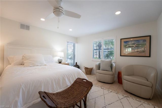 360 10th AVE S B100, Naples, FL 34102