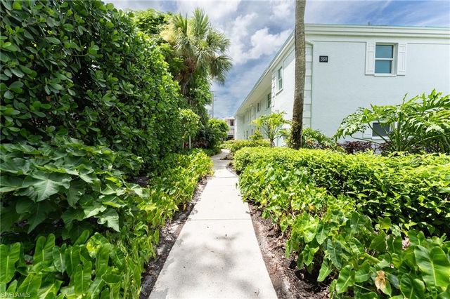 360 10th AVE S B100, Naples, FL 34102