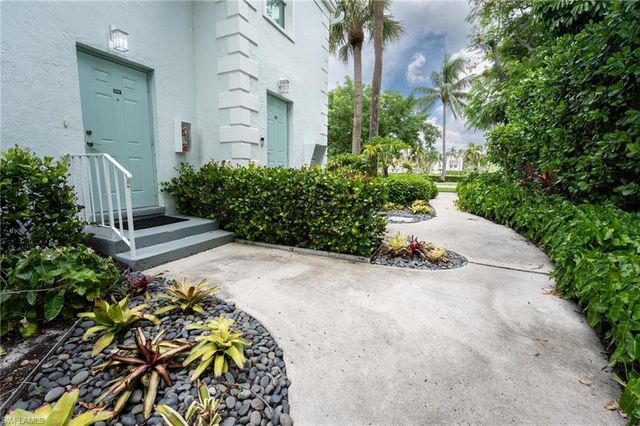 360 10th AVE S B100, Naples, FL 34102