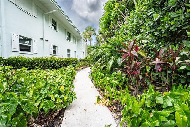 360 10th AVE S B100, Naples, FL 34102