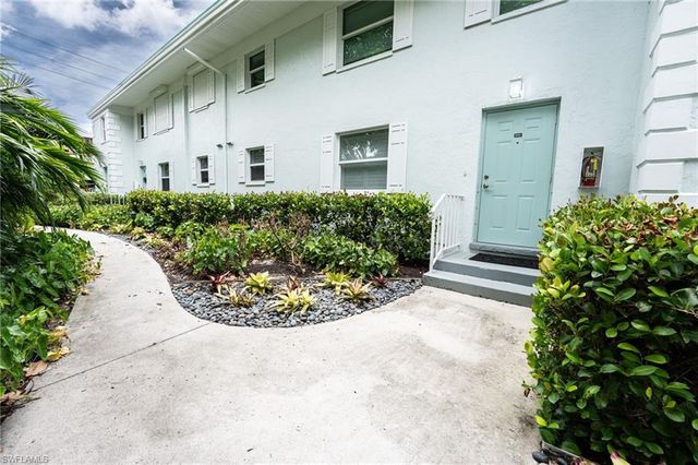 360 10th AVE S B100, Naples, FL 34102