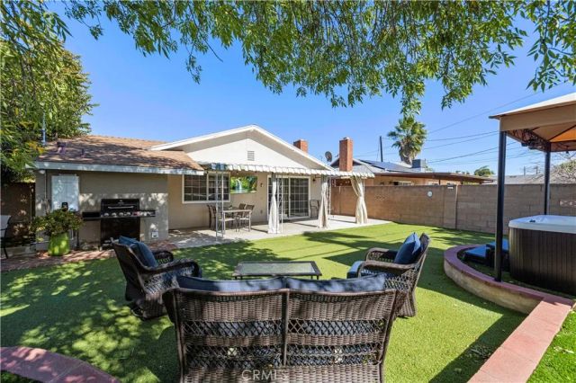 8673 Herrick Avenue, Los Angeles, CA 91352